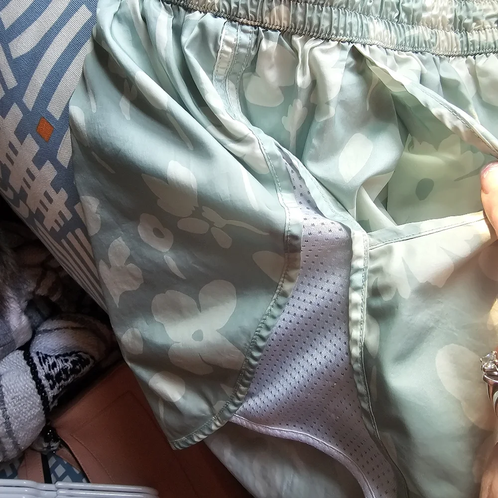 kate spade Mint and White Floral Drawstring Shorts - Size Medium